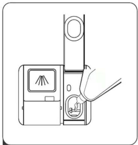 BRANDT DWJ3137DS - Filling The Rinse Aid Reservoir - 2