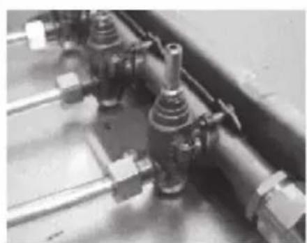 BRANDT BPE3410X - 11) REMPLACEMENT DES INJECTEURS - 1