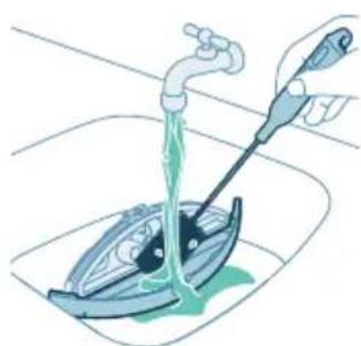 PHILIPS HomeRun 9000 XU9100 - Cleaning the rolling mop and water tank in the robot - 4