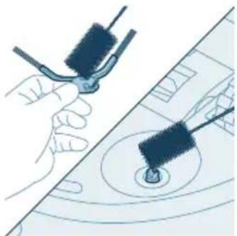 PHILIPS HomeRun 9000 XU9100 - Cleaning the side brush - 4