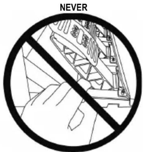 THRUSTMASTER T248 - Warning - Pedal set pinch hazard when playing - 1