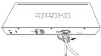 D-LINK DGS-1210-52MP - Instalación del retenedor del cable de alimentación - 4