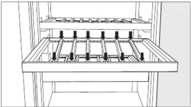 MIELE KWNS 4784 DE - Positionner les entretoises sur les clayettes en bois - 1