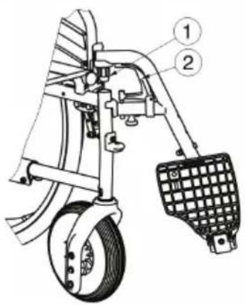 Vermeiren Verso - Mounting or removing the footrests - 1