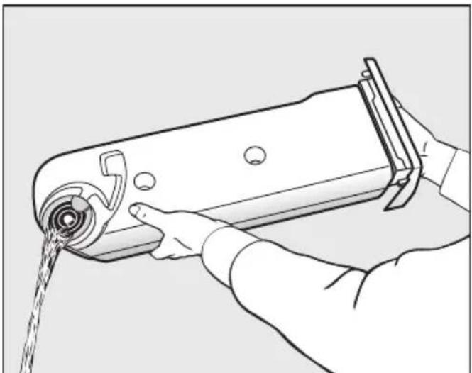 MIELE TEL685WP - Vider le réservoir à eau condensée - 2