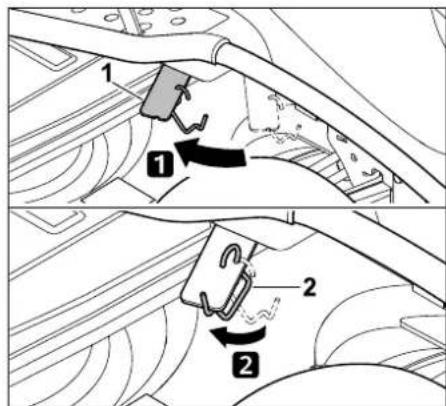 STIHL RT 5097 Z - Accrochage du plateau de coupe à l'arrière : - 4