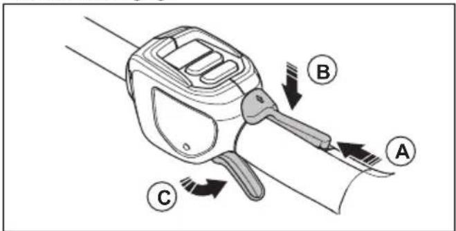 HUSQVARNA 525iHF3 - De vergrendeling van de activeringsschakelaar controleren - 1