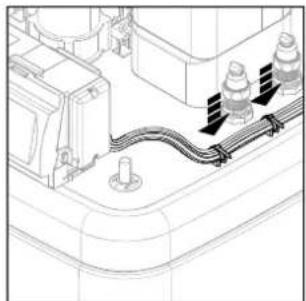 DAIKIN EHSXB04P30BA - Open controller housing and making the electrical connections - 8