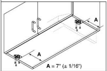 7" (± 1/16") Amière de la hotte/Mur Côté extérieur du support à ras avec le côté de la hotte.