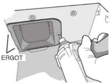 NuTone Flex AEN80BL - Fixez le clapet/raccord de conduit au boîtier du ventilateur. - 1