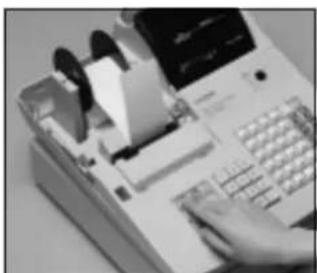 CASIO CE-310 - Mise en place d'un rouleau de papier double pour l'impression des reçus - 3