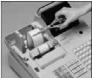CASIO CE-310 - Remplacement du papier pour reçu - 4