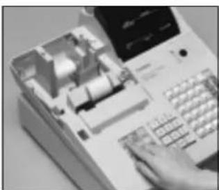 CASIO CE-310 - Remplacement du papier pour reçu - 8