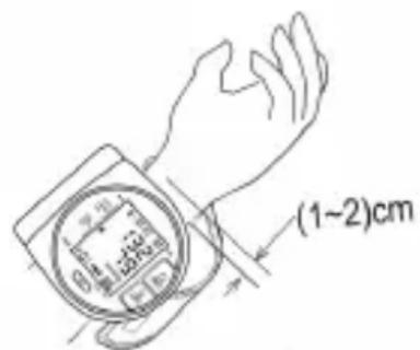 Sogo SS-14070W - Fixação do tensiómetro de pulso - 1