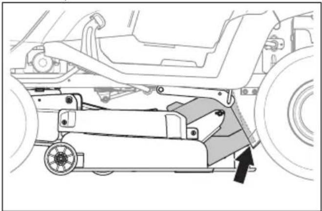 HUSQVARNA TC 215T - Pour retirer et installer le carter de coupe - 12