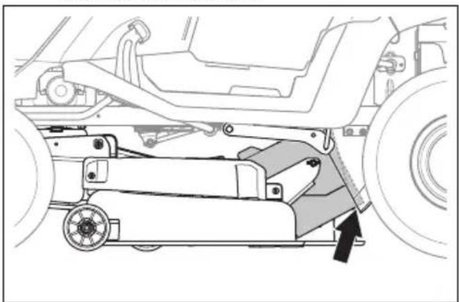 HUSQVARNA TC 215T - So entfernen und montieren Sie das Mähdeck - 12
