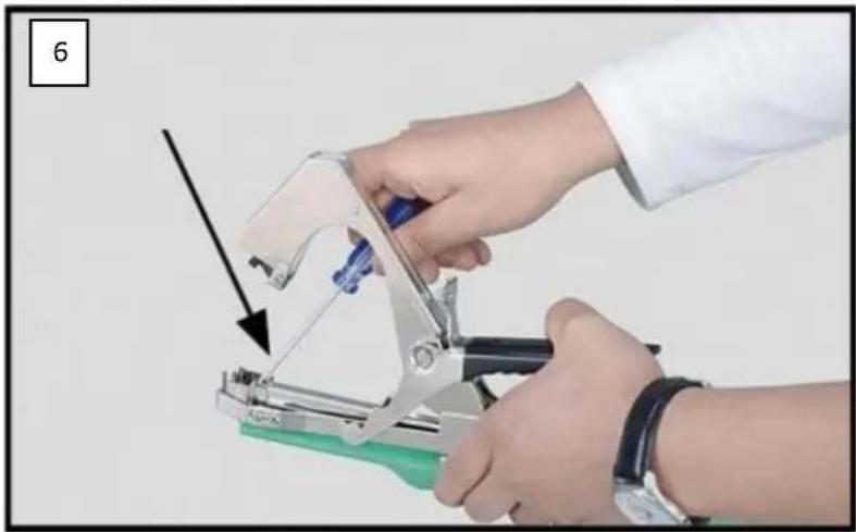 Fuxtec FX-BZ30 - Procedimiento para abrazaderas atascadas - 1