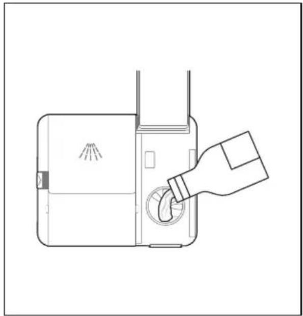 MIDEA MDWEF1433DW - Remplissage du réservoir de produit de rinçage - 2