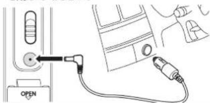 Qriom TPD-L90FW - カー電源用コードのシガーブラグを12V⊖アース車専用のシガーライターソケットに接続します。 - 1
