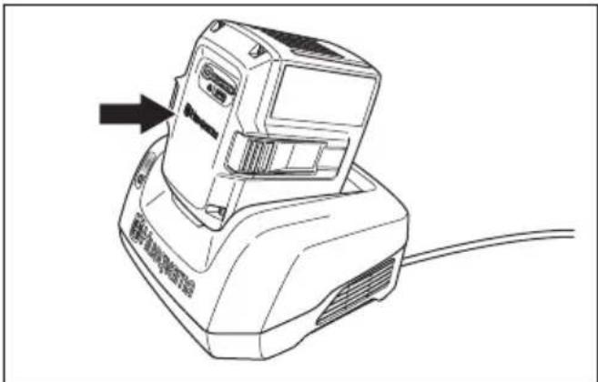HUSQVARNA 540i XP G - De accu aansluiten op de acculader - 1