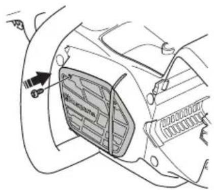 HUSQVARNA 540i XP G - So installieren Sie die Lufteinlassabdeckung - 3