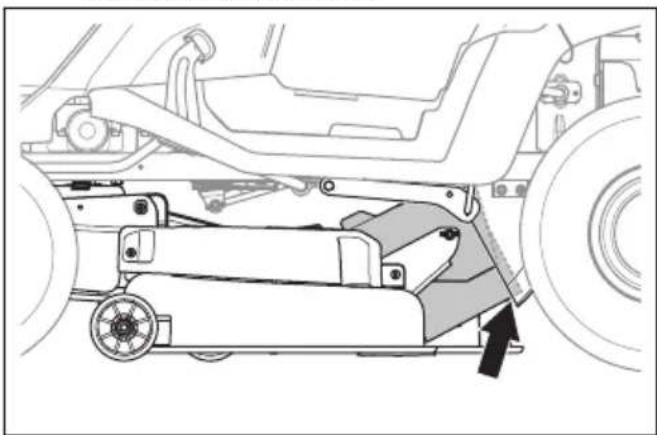 HUSQVARNA TC 100i - So entfernen und montieren Sie das Mahdeck - 10