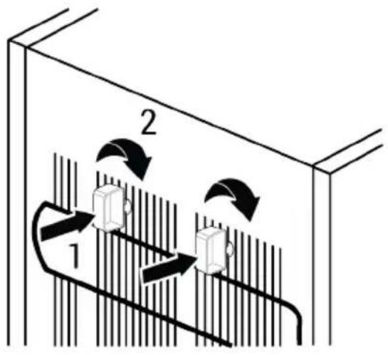 WHIRLPOOL W55R1 112W - De plastic spieën bevestigen - 1
