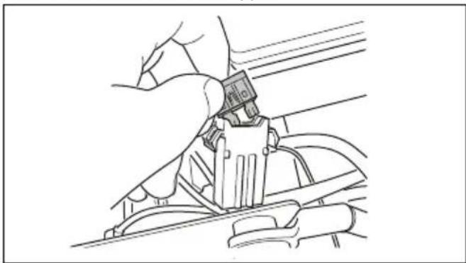 HUSQVARNA R 214T AWD - Pour remplacer le fusible principal - 1