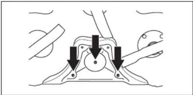 HUSQVARNA R 214T AWD - Pour retirer et fixer le bouchon BioClip sur le carter de coupe Combi 94 - 1