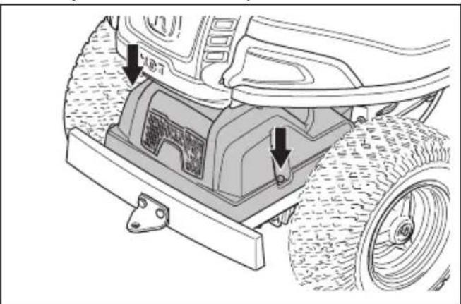 HUSQVARNA R 214T AWD - Het transmissieoliepeil controleren - 1