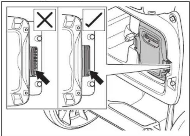 HUSQVARNA DE 110iH - Pour installer et déposer la batterie - 4
