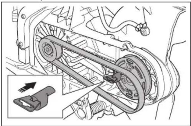 HUSQVARNA K 1 PACE - De aandrijfriem aanbrengen - 1