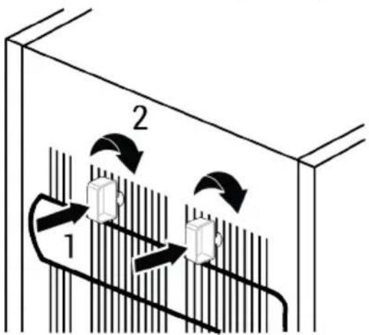 WHIRLPOOL W55V1 112W - De plastic spieën bevestigen - 1