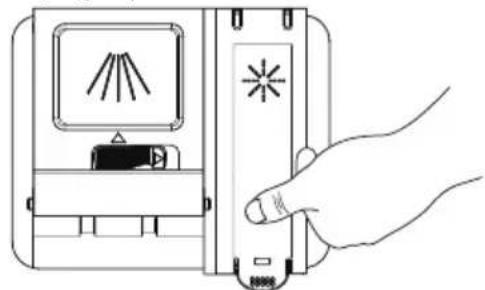 MIDEA MDF24P1BBB - Pour remplir le distributeur de produit de rinçage - 2