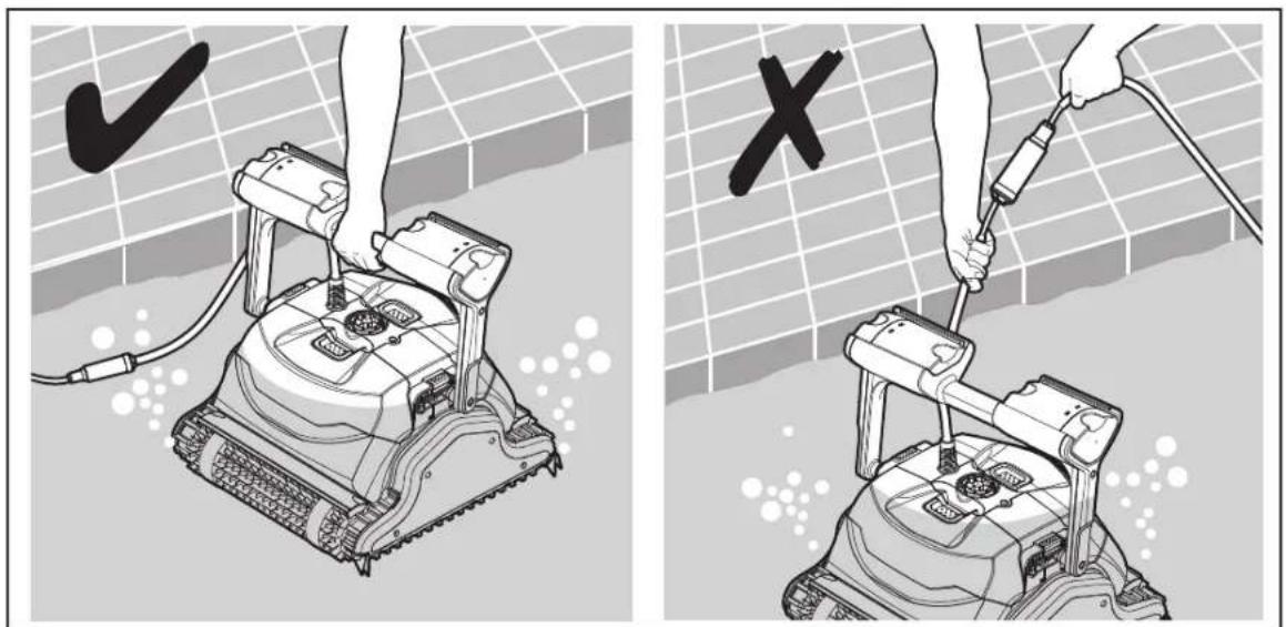 MAYTRONICS Dolphin Evolution 50 - Removing the Pool Cleaner from the pool - 2