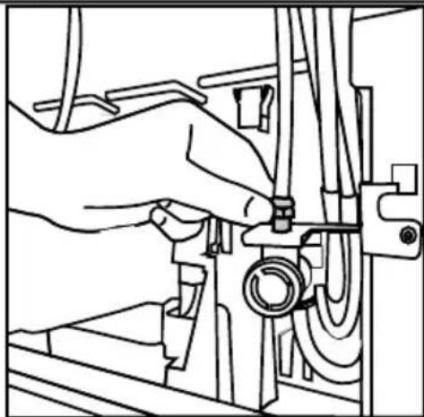 GRUNDIG GSBS5100 - Collegamento del tubo dell'acqua al prodotto - 3