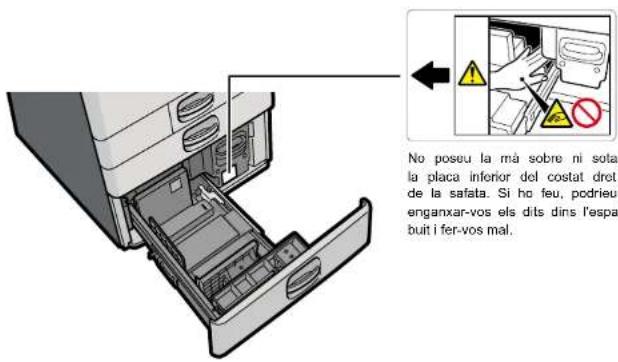 RICOH IM C3510A - Posicions de les etiquetes d'AVÍS i PRECAUCIÓ - 8