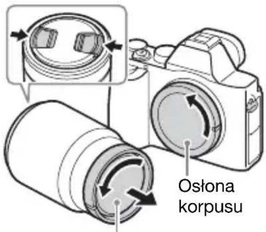 SONY Alpha ILCE-7K - Zdejmij osłone korpusu z aparatu oraz tylną osłone z obiektywu. - 1