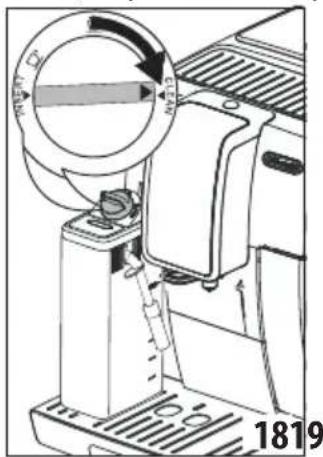 DELONGHI Dinamica Plus ECAM382.70.B - Pulizia della caraffa latte dopo anni uso - 2