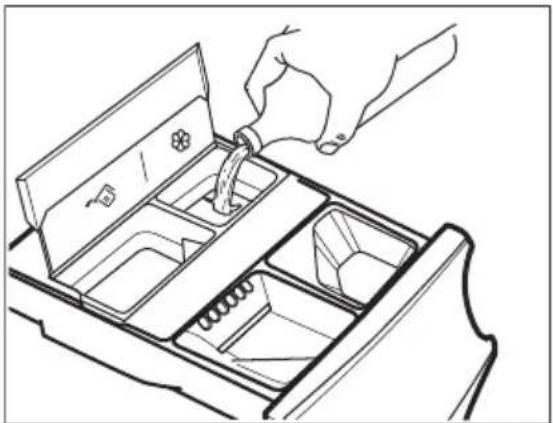 AEG L86FSR16S4Q - Ajout du produit de lavage et des additifs dans le système AutoDose - 4