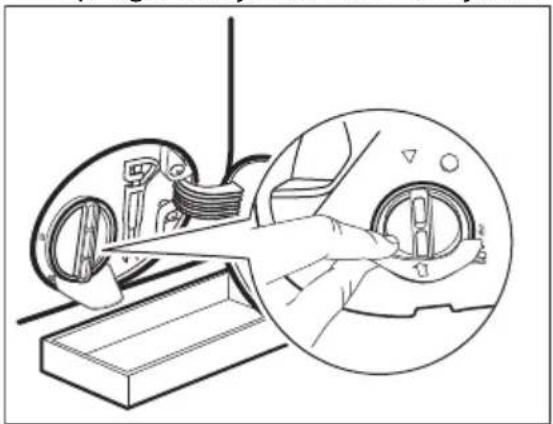 AEG LR86POWER - Ga te werk zoals beschreven in de volgende diagrammen om het pompfilter te reinigen: - 2