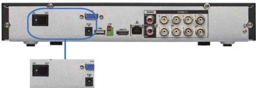 Lorex DV7082 - Étape 5 : Connecter l'adaptateur de courant et allumer le DVR - 1