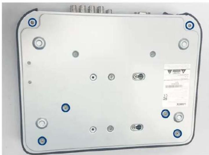 Lorex D881A81B - Pour installer un nouveau disque dur : - 2