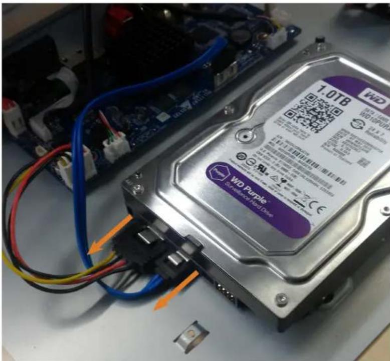 Lorex N861A61B - Pour enlever le disque dur : - 3