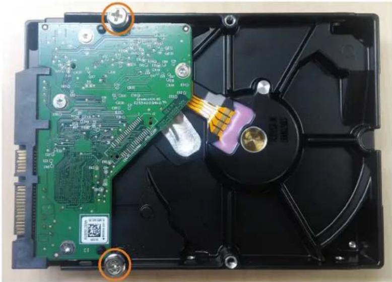 Lorex N861A61B - Pour installer un nouveau disque dur : - 1