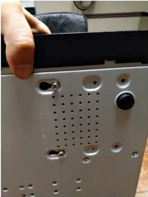 Lorex N861A61B - Pour installer un nouveau disque dur : - 3