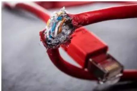 Lorex N910A61 - Câbles tordus, pliés ou endommagés - 1