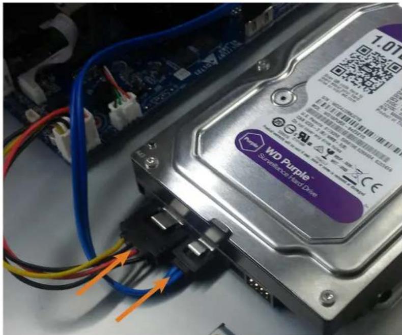 Lorex N883A63B - Pour installer un nouveau disque dur : - 4