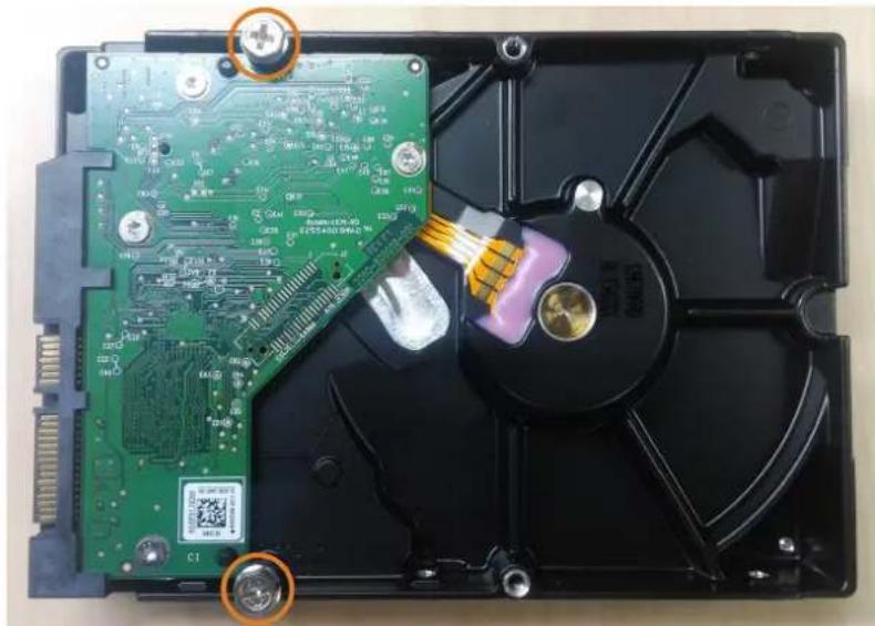 Lorex N883A63B - Pour installer un nouveau disque dur : - 1