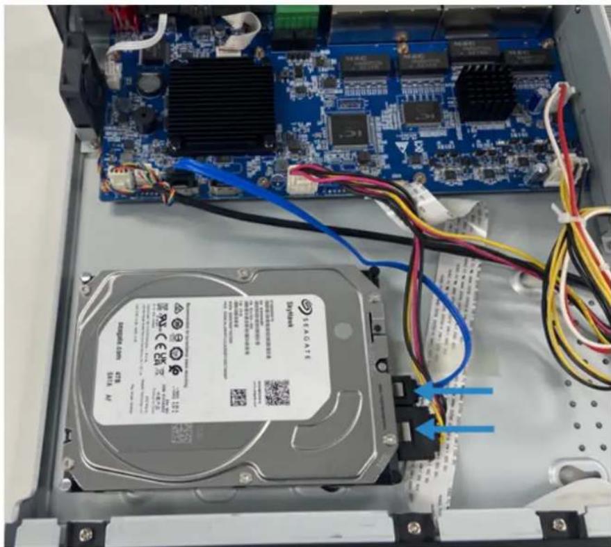 Lorex N884A63B - Pour installer un nouveau disque dur : - 4